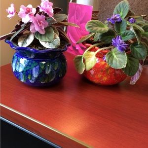 Small Violet & Orchid ceramic pots 1 pot each has 2 pieces